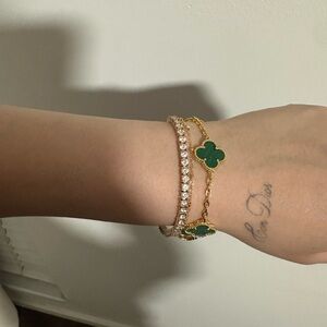 Elegant Green and Gold Bracelet
